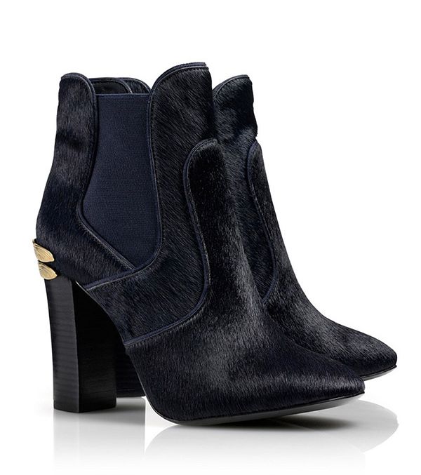 من Tory Burch، اختاري لشتاء 2014، حذاء الكاحل من الفرو