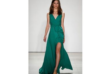 من اسبوع الموضة في نيويورك، اليك تصاميم Jenny Packham لصيف 2016