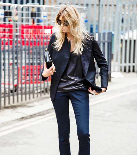 من صيحات صيف 2016، الاحذية الرياضية مع السراويل الرسمية