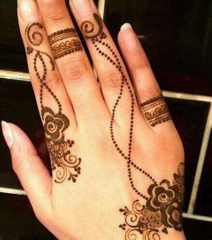 رسومات حنة بسيطة للعروس