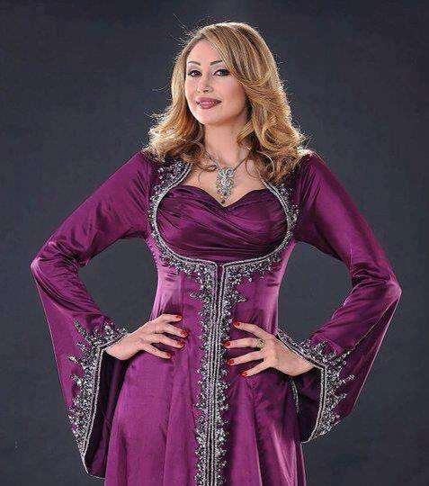 صور اجمل عبايات ملونه