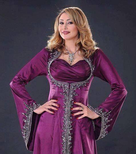 صور اجمل عبايات ملونه