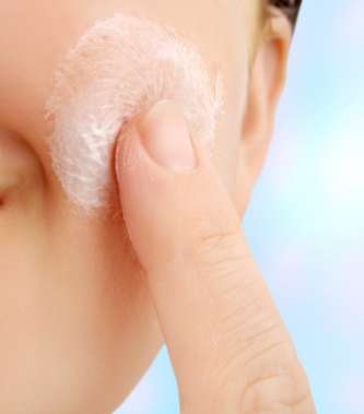 العناية المثاليّة بالبشرة من خلال الترطيب والتقشير والتخلّص من شوائب بشرتك المختلفة