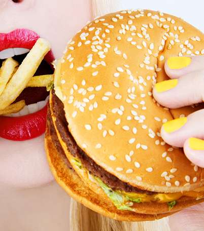 عادات سيئة تؤدي إلى زيادة وزنك