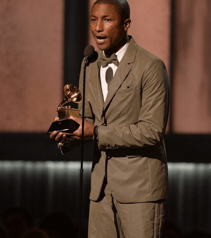  أفضل أداء بوب منفرد للمغني Pharell Williams
