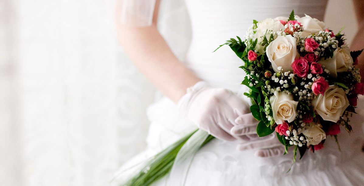 عروس بريطانيّة تبيع ثوب زفافها...والسبب سيفاجئك حتماً!