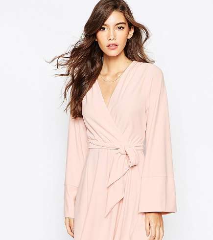 اليك بالصور، فستان بموضة الـ Wrap Dress