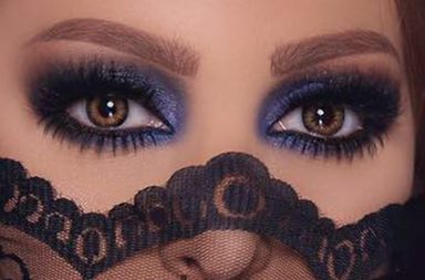 ماكياج سامر خزامي على وجه أمل حجازي 