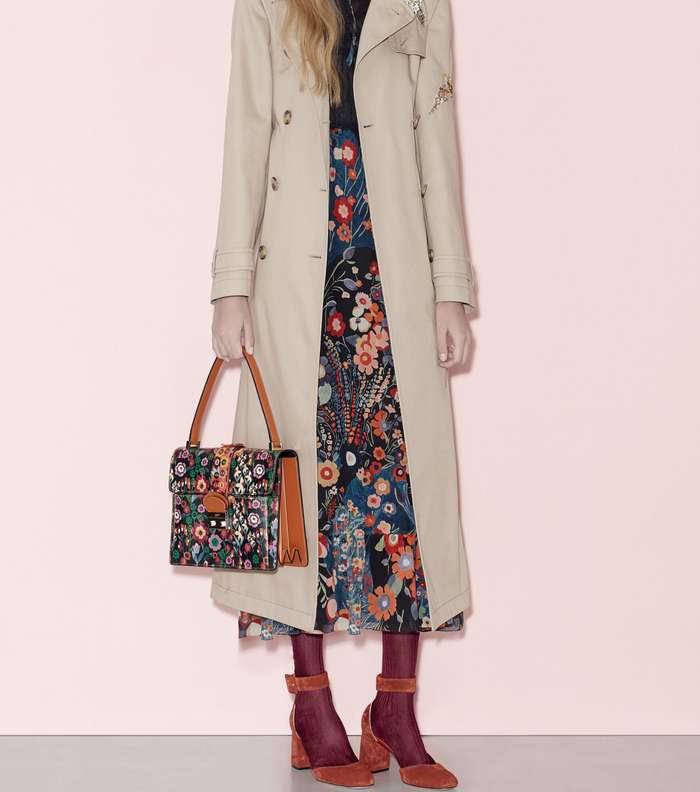 معطف الـ Trench Coat من مجموعة Red Valentino Pre Fall 2016