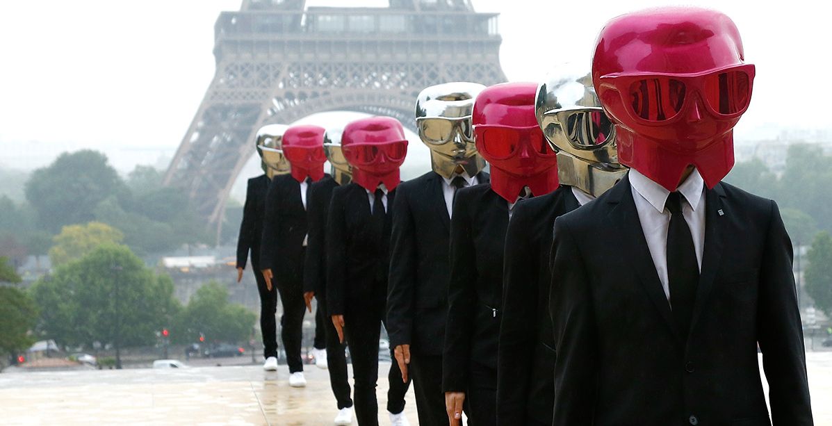 فرسان KARL Lagerfeld + Modelco يخطفون أضواء باريس