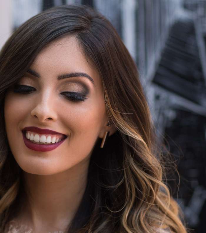 تالا سمّان بإطلالة سموكي من Urban Decay