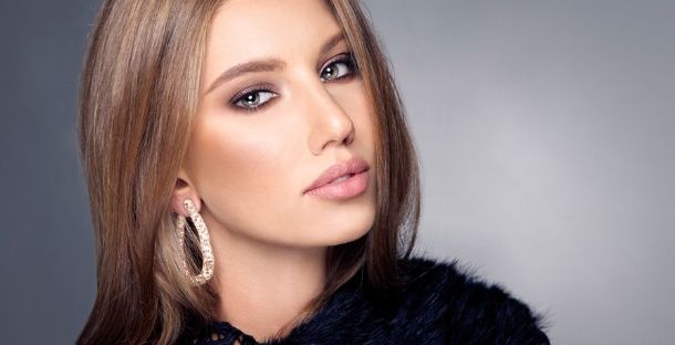 طريقة عمل مكياج فرنسي للعيون الصغيره بالخطوات