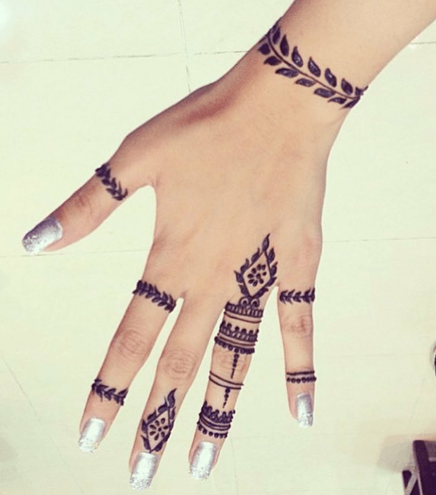 صور احلا نقش حناء جديد وناعم