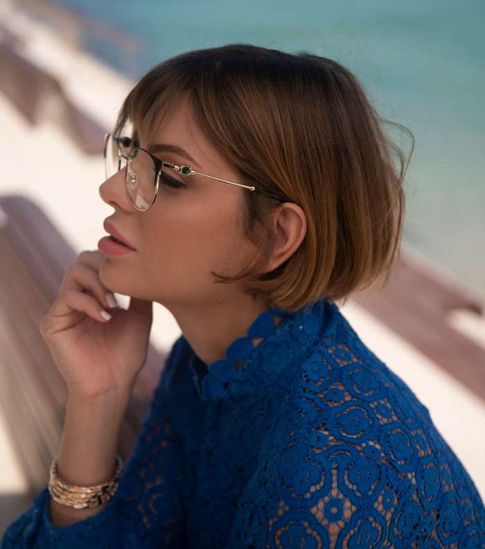 لينا قزيز متألقة ورائعة الجمال بنظارات بولغري
