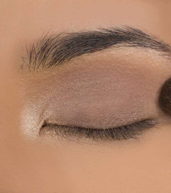 تدرجات البني مناسبة لماكياج هذا الموسم 