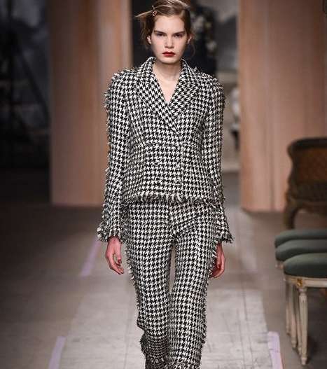 موضة البدلة المقطعة بالقماش التويدي من Erdem لشتاء 2017