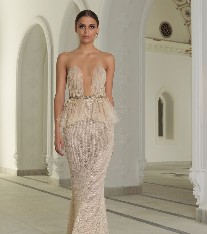 فستان طويل لإطلالة راقية