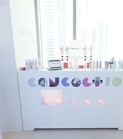 علامة Concotion التي تواجدت في الحدث على هيئة مختبر علمي 
