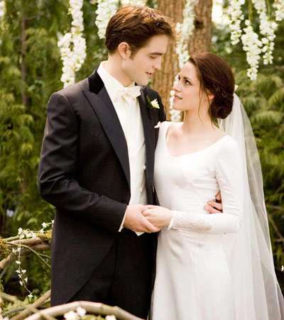 فستان زفاف كريستين ستيوارت في The Twilight 