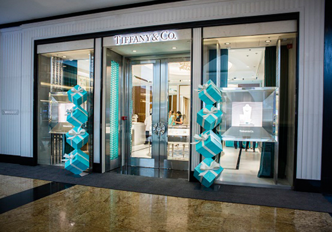 بالصور، إحتفال  Tiffany & Co بمتجرها الجديد في مول الإمارات في دبي