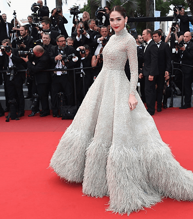 Araya A. Hargate بفستان من توقيع Ashi Studio في مهرجان كان السينمائي 2015