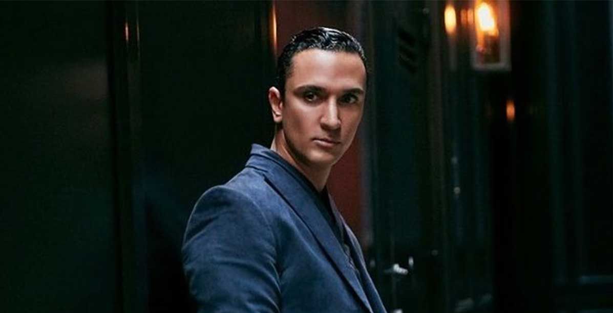 بودكاست جديد من المصمم حاتم العقيل لدعم المواهب العربية في مجال الازياء