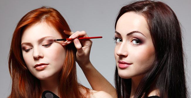 ماكياج خبراء التجميل بالخطوات