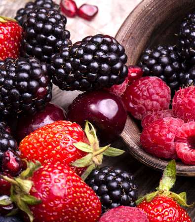 التوت وتوابعه...فيتامينات تعشق علاج مشاكل البشرة 