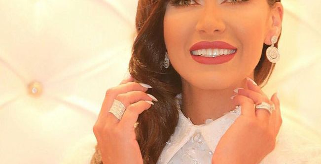 ماكياج نادين الراسي بتوقيع سامز خزامي 