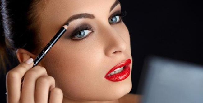 طريقة اختيار قلم الحواجب