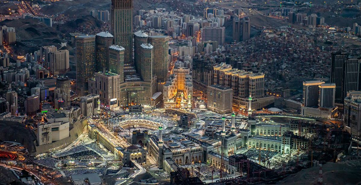 السماح بأداء الصلاة في المسجد الحرام للمرة الأولى منذ 7 أشهر 