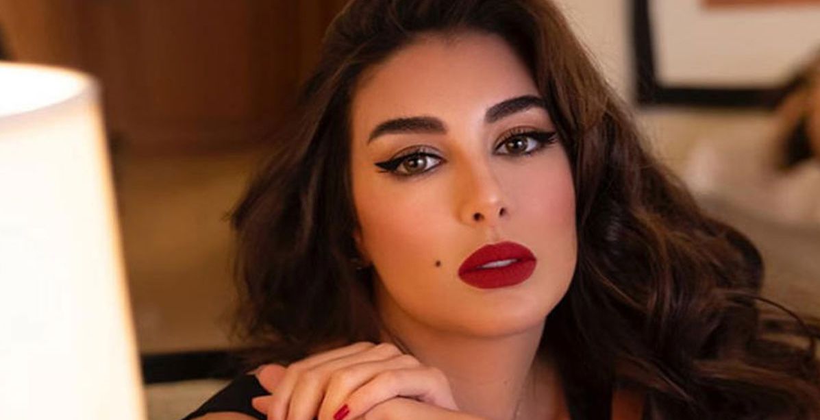 صور شبيهة ياسمين صبري المحجّبة تشعل السوشل ميديا والشبه بسيط جدا!