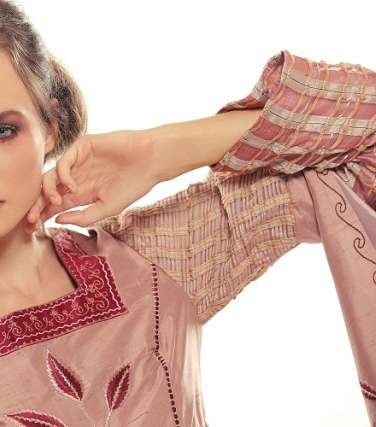 إطلالة رمضانية جريئة بتسريحة الـ Updo  المنخفضة 