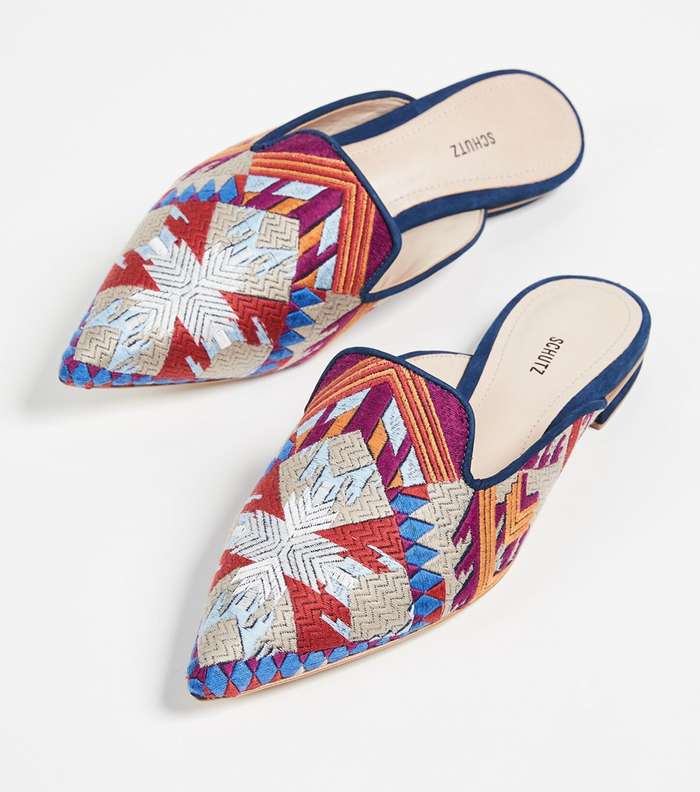 حذاء Schutz اللوفر المسطح لاطلالة مميزة في شهر رمضان