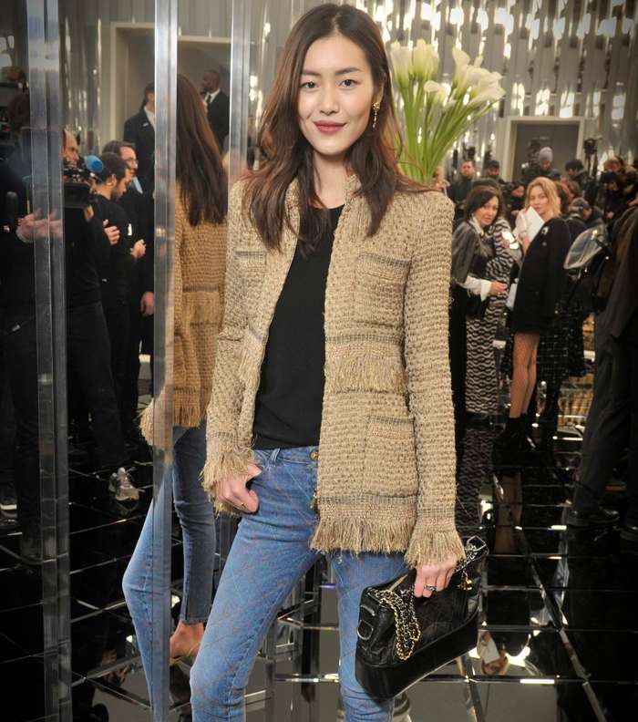 LIU WEN في عرض CHANEL للازياء الراقية لصيف 2017