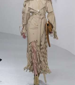 معطف الترنش مع الشراريب من لويفي