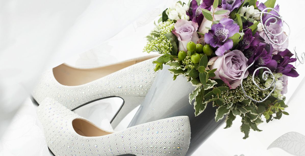 ما علاقة بودرة الأطفال بحذاء الكعب العالي الذي ترتديه العروس يوم الزفاف؟