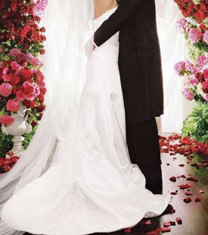 في العام 2004، كان المدعوين ينتظرون حفل خطوبة بريتني سبيرز، ليفاجأوا بأنّ الحفل كان لإعلان الزواج وليس الخطوبة! 