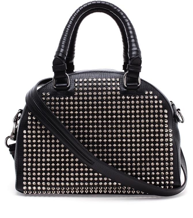 تألقي في صيف 2013 بحقيبة كريستيان لوبوتان من المسامير