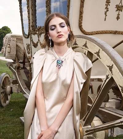 تألّقي بمجوهرات Van Cleef & Arpels الراقية