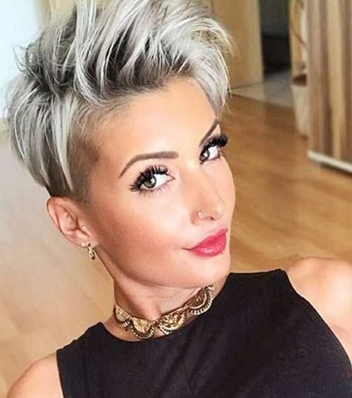 صور اجمل قصات شعر 2021 للنساء