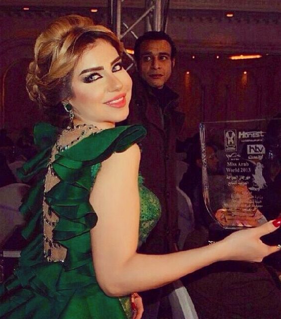 حليمة في المكياج الدخاني القوي