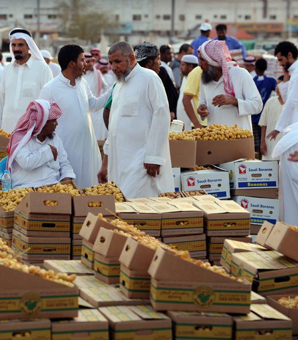 السعوديون يستعدّون لاستقبال شهر رمضان