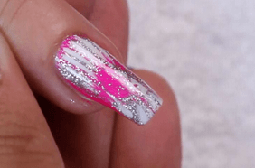 كيف تحصلين على أظافر مزخرفة؟