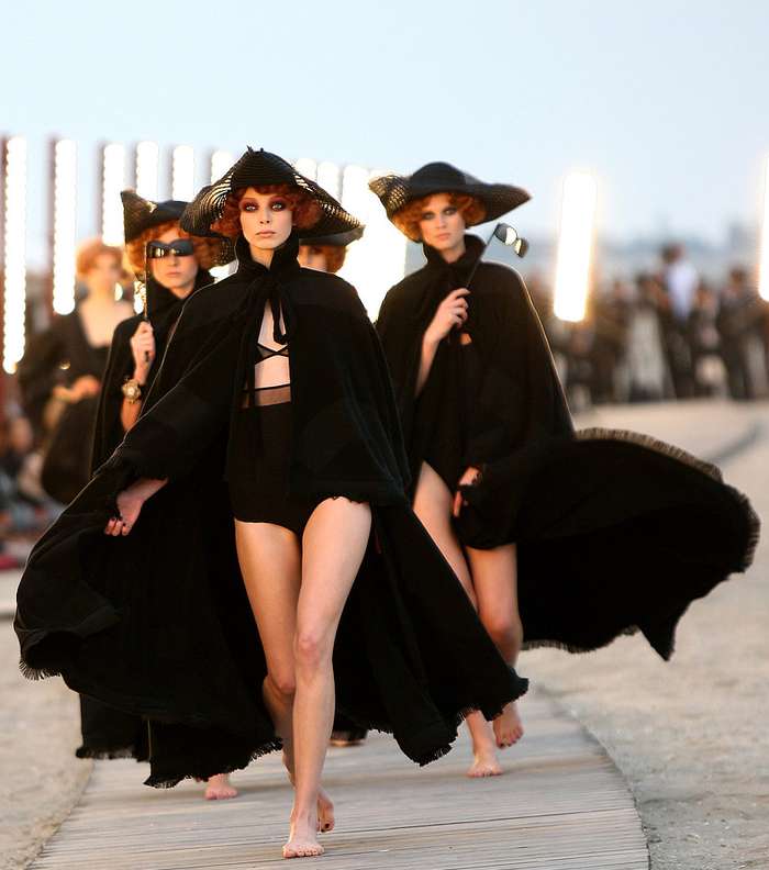 كارل لاغرفلد يختار البندقية لعرض مجموعة CHANEL Cruise 2010