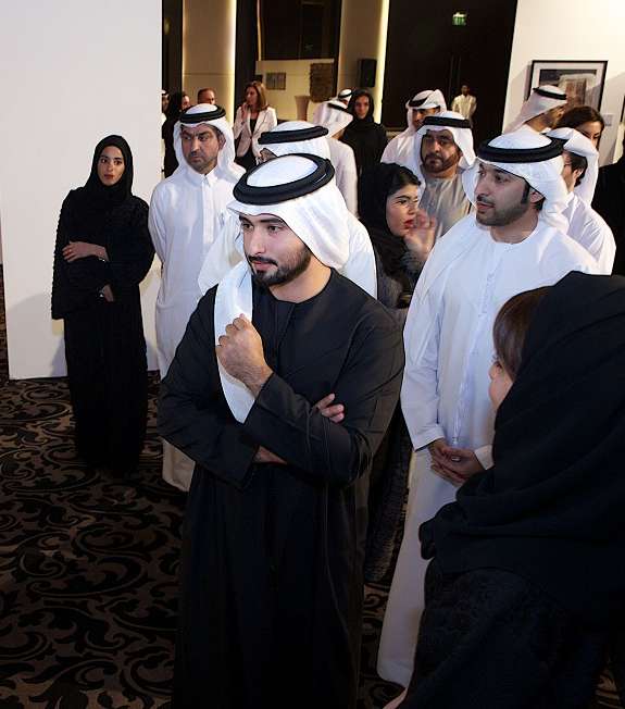 خلال حفل تكريم الفنانين الفائزين بجائزة الشيخة منال
