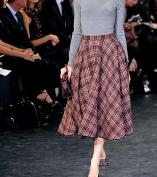 louis-vuitton-plaided-skirts-19-11-2010