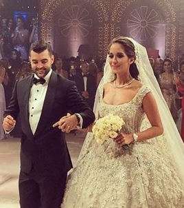 ثوب خطف القلوب والأنفاس بتوقيع سيّد الأناقة 