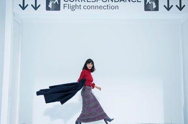 سمر يوسف خلال عرض ازياء CHANEL لصيف 2016