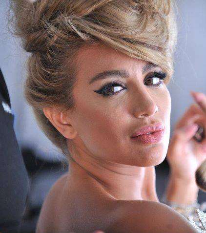 البشرة البرونزية أساس إطلالة مايا دياب